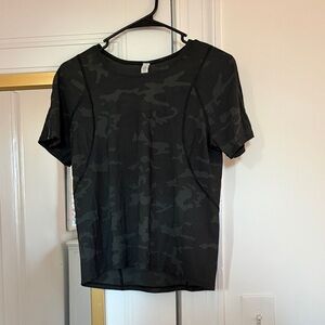 Lululemon Camouflage Workout Shirt Size 4